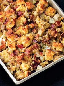 corn-bread-stuffing-with-apples-bacon-and-pecans-r125576-ss